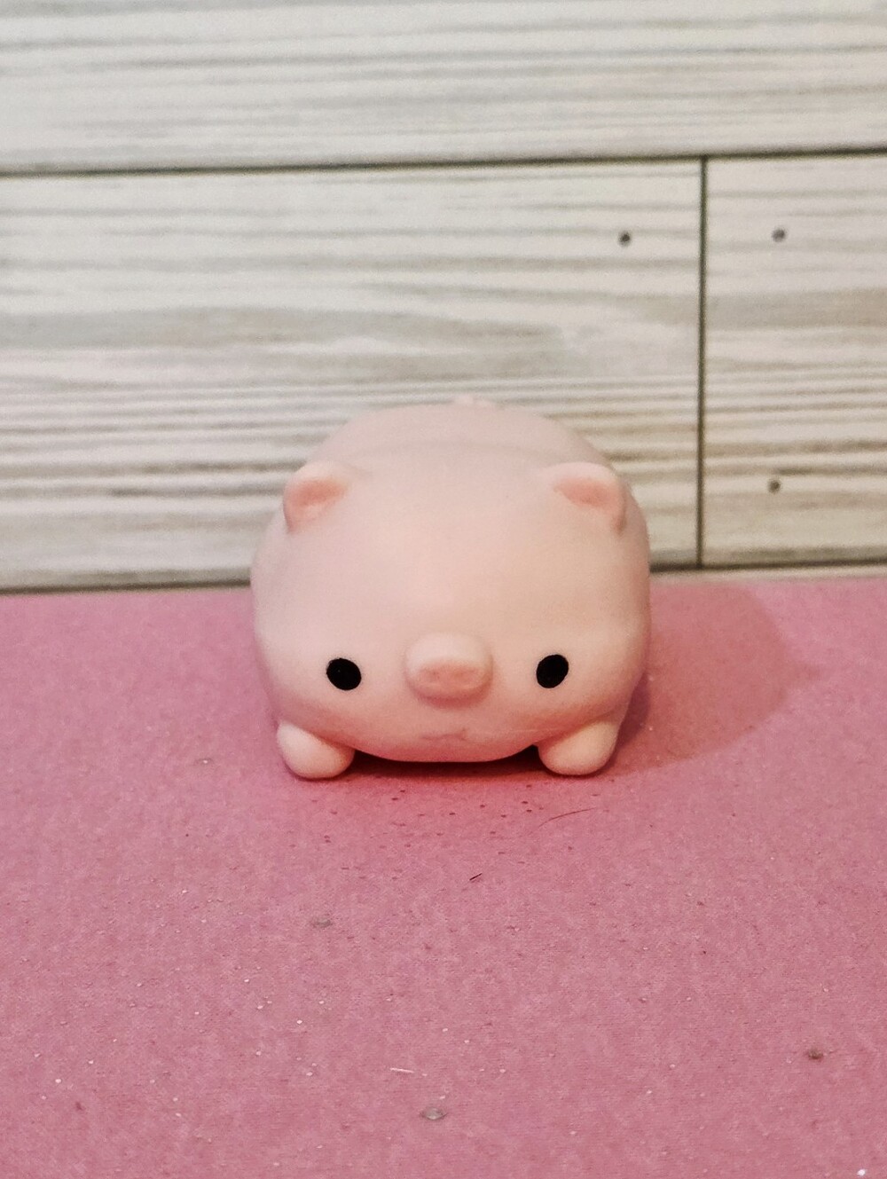 ASMR Crunchy Stretchy Pink Pig Squishy
